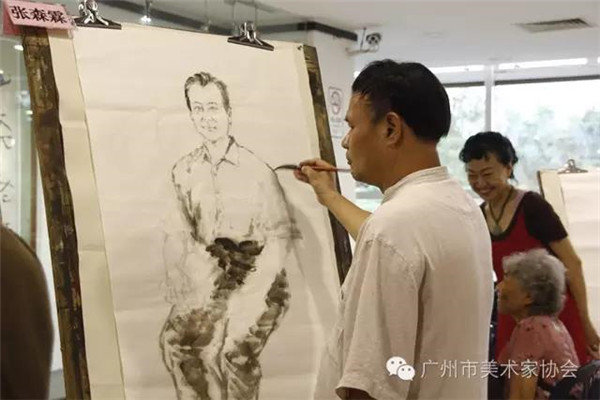 敬业奉献 大爱无边——陈永忠院长参加广州市美协人物画艺委会画家绘画“白衣天使” 敬业奉献 大爱无边——陈永忠院长参加广州市美协人物画艺委会画家绘画“白衣天使”
