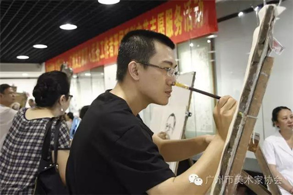 敬业奉献 大爱无边——陈永忠院长参加广州市美协人物画艺委会画家绘画“白衣天使” 敬业奉献 大爱无边——陈永忠院长参加广州市美协人物画艺委会画家绘画“白衣天使”