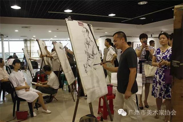 敬业奉献 大爱无边——陈永忠院长参加广州市美协人物画艺委会画家绘画“白衣天使” 敬业奉献 大爱无边——陈永忠院长参加广州市美协人物画艺委会画家绘画“白衣天使”