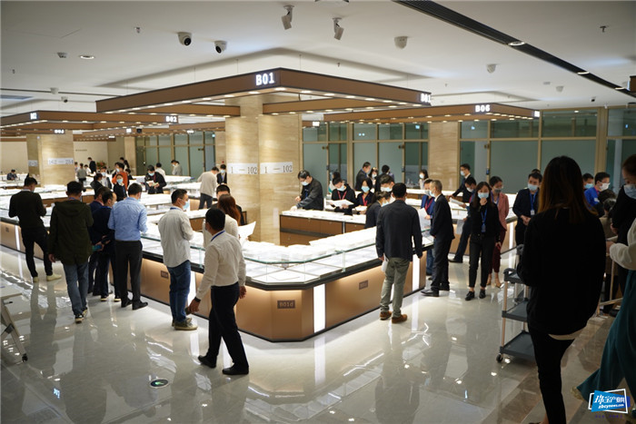 不出国境、水贝看货,深珠宝展销会嘉年华首场国际珍珠看货会火爆开展 不出国境、水贝看货,深珠宝展销会嘉年华首场国际珍珠看货会火爆开展