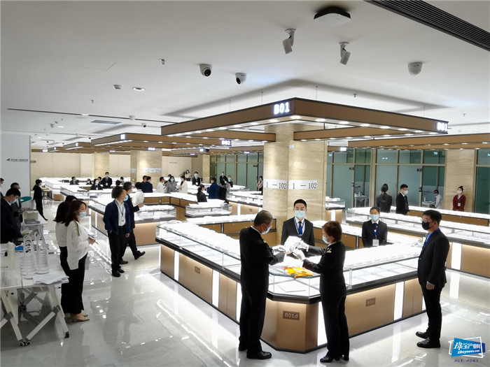 不出国境、水贝看货,深珠宝展销会嘉年华首场国际珍珠看货会火爆开展 不出国境、水贝看货,深珠宝展销会嘉年华首场国际珍珠看货会火爆开展