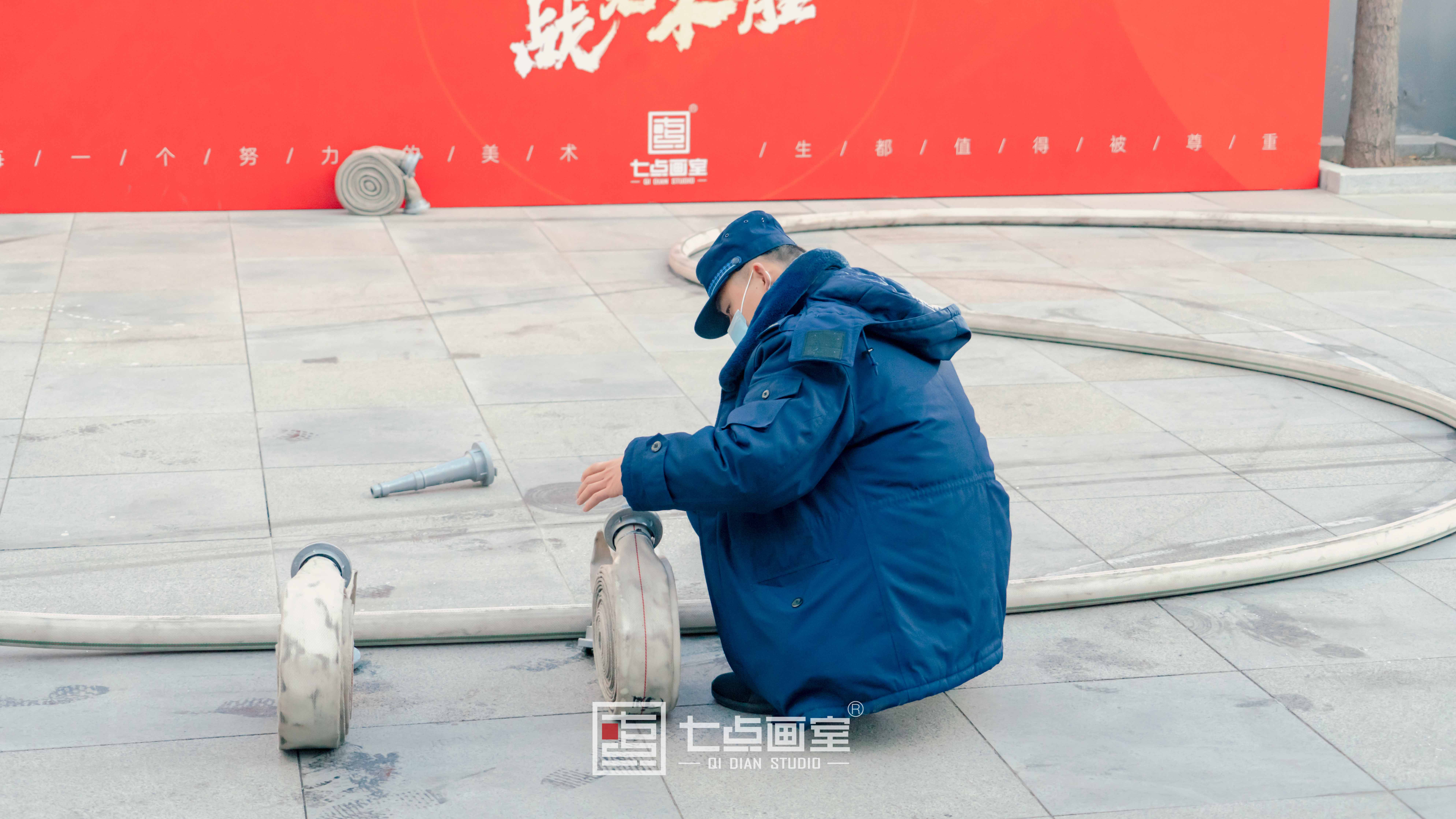 防患于未“燃丨七点画室“一警六员”消防实训 防患于未“燃丨七点画室“一警六员”消防实训