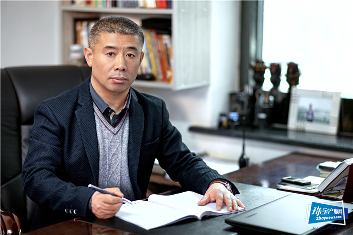 凤城飞出的实力派——访兴海珠宝行董事长贺连海 凤城飞出的实力派——访兴海珠宝行董事长贺连海
