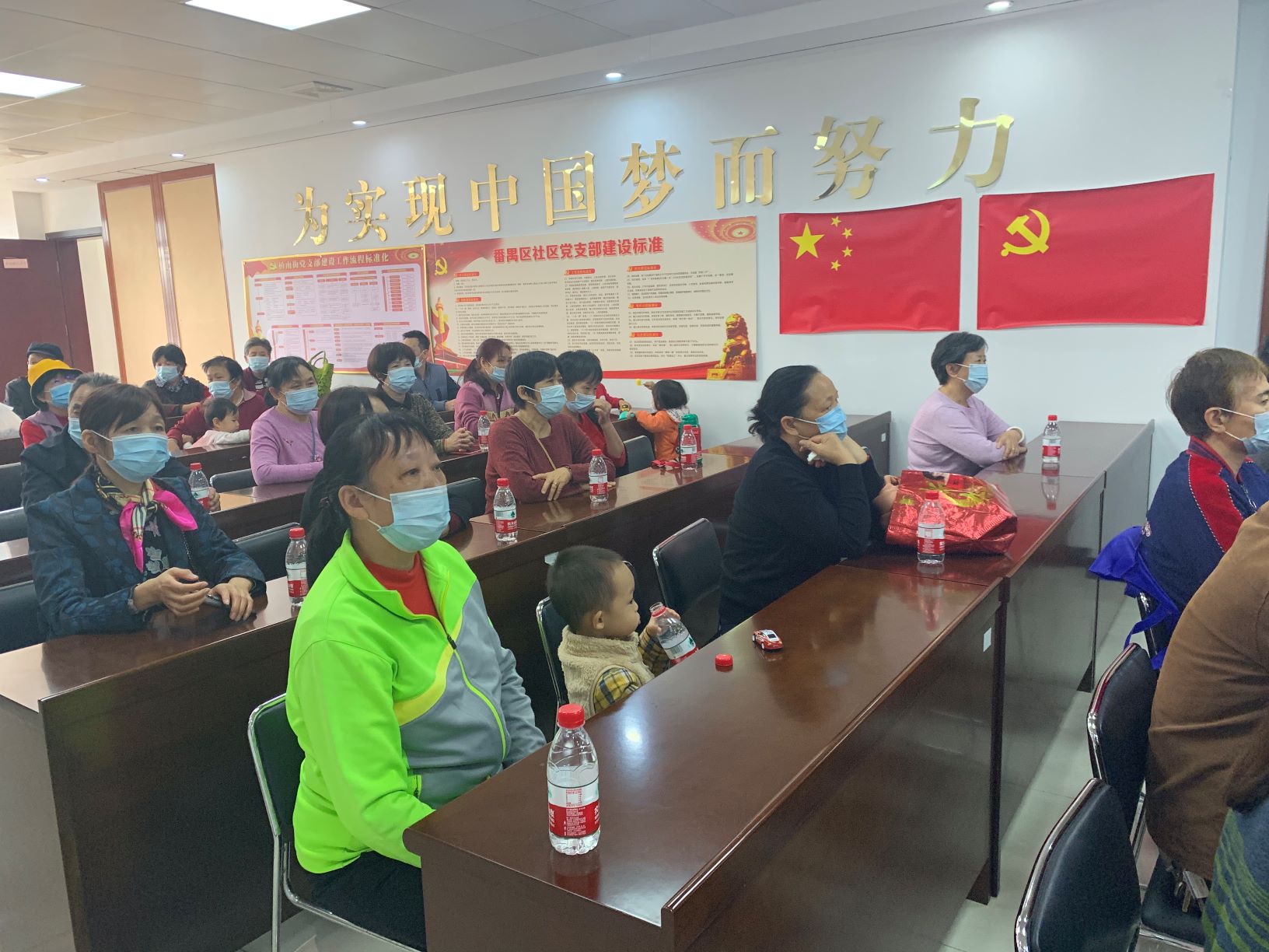 雄远动态|特殊的保护 特别的爱——我所冯露律师应邀为可逸阳光社区居民举办未成年人保护和反家庭暴力法专题讲座