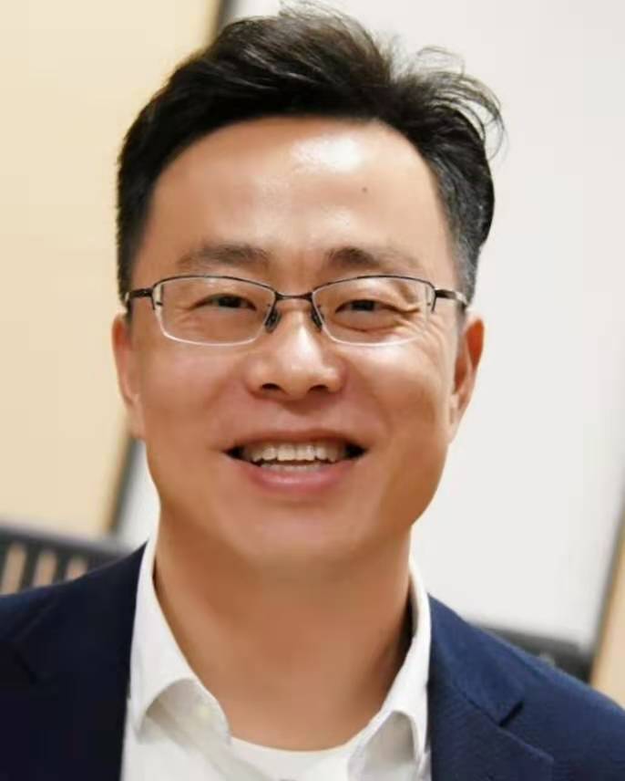李伟
