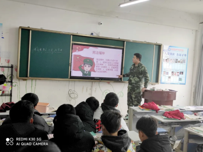 四川省弘博中等专业学校2020年“宪法晨读”活动 四川省弘博中等专业学校2020年“宪法晨读”活动