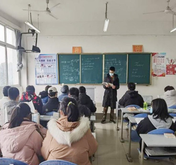 热烈祝贺我校邓雅文、李立益两名同学荣获 2019-2020学年中职国家奖学金 热烈祝贺我校邓雅文、李立益两名同学荣获 2019-2020学年中职国家奖学金