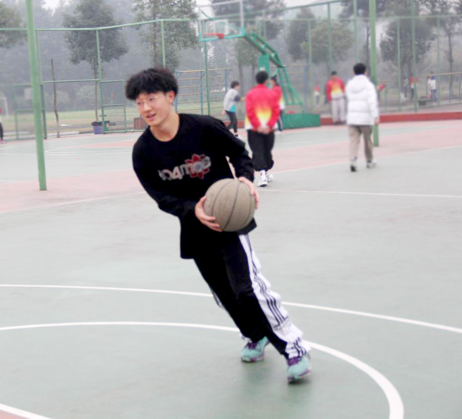 鸣奏青春旋律 抒写运动乐章 鸣奏青春旋律 抒写运动乐章