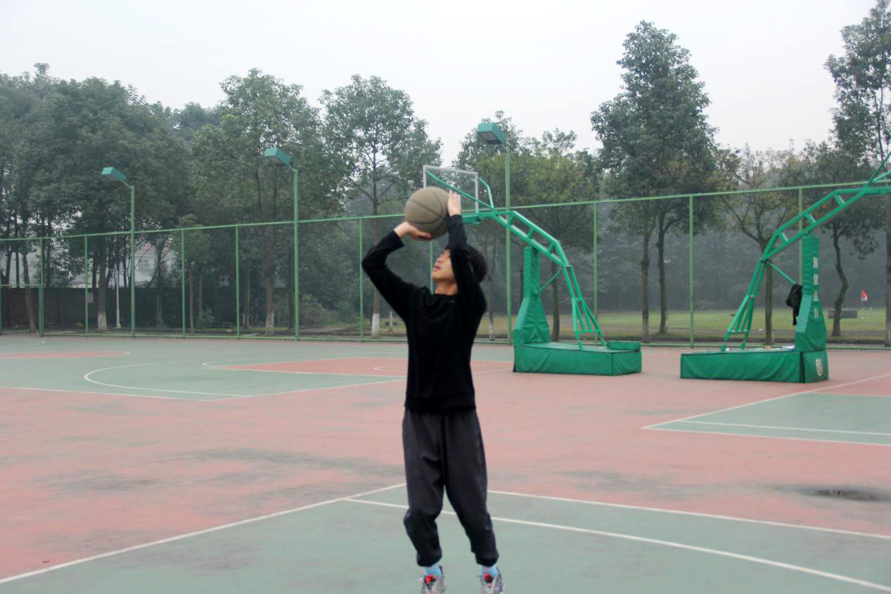 鸣奏青春旋律 抒写运动乐章 鸣奏青春旋律 抒写运动乐章
