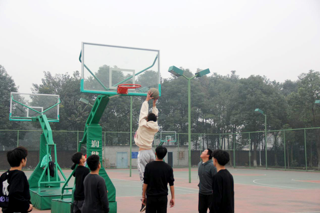 鸣奏青春旋律 抒写运动乐章 鸣奏青春旋律 抒写运动乐章