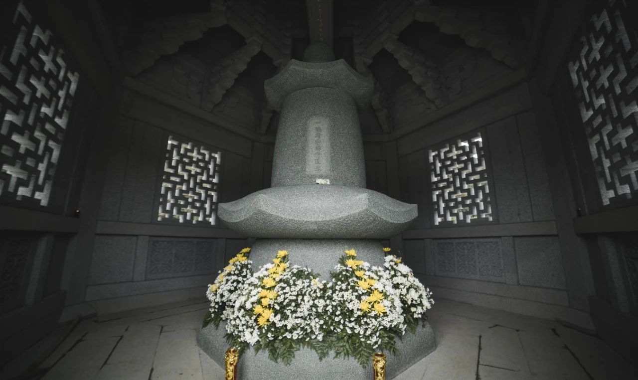 一真法界辉千古 诚敬灵光福众生——云居山真如禅寺隆重纪念一诚老和尚圆寂三周年 一真法界辉千古 诚敬灵光福众生——云居山真如禅寺隆重纪念一诚老和尚圆寂三周年