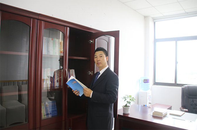 枫华国际学校明德璋校长受邀撰写《二〇二〇国际学校年度发展观察报告》