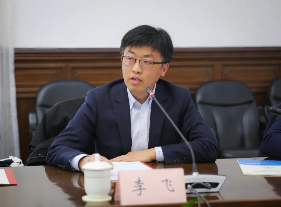 普世万联李飞律师再次受聘担任华政法律顾问 普世万联李飞律师再次受聘担任华政法律顾问