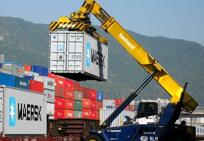 How should foreign trade merchants choose insurance for exports of Russian air transport lines