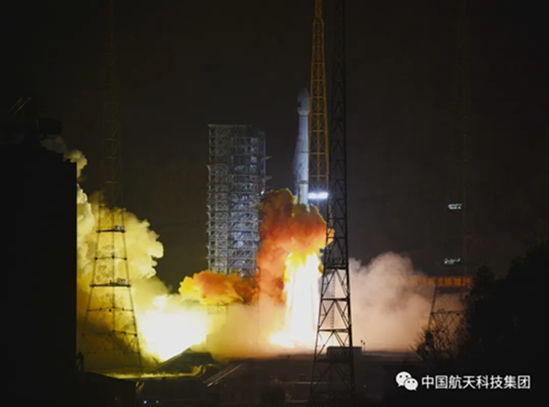 一月二十日零时二十五分长征三号乙运载火箭在西昌成功发射