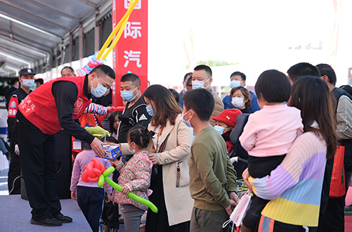 首戰(zhàn)告捷！光明國(guó)際汽車城汽車促銷嘉年華，精彩不落幕！