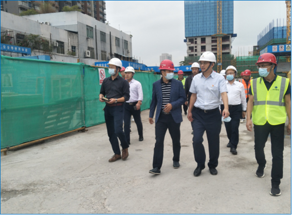 龙华区副区长邓艳东率队赴龙馨家园项目检查指导安全生产工作