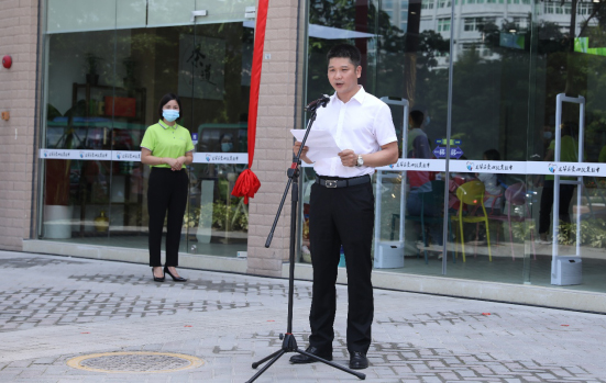 龙华区爱心扶贫超市正式开业 龙华区、凤山县领导参加揭牌仪式