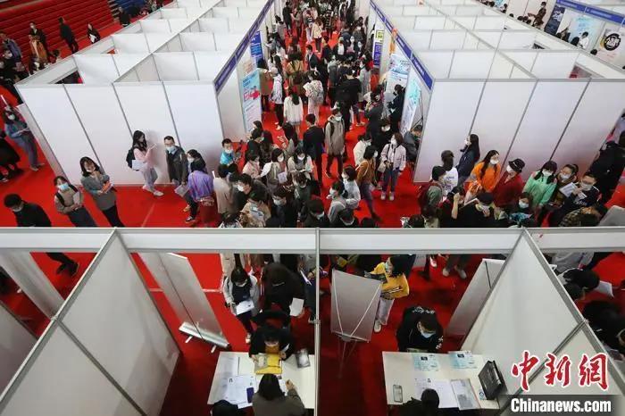 自愿放弃社保、休假、加班费……你“被自愿”过吗? | 普世万联阮超律师接受中新网采访 自愿放弃社保、休假、加班费……你“被自愿”过吗? | 普世万联阮超律师接受中新网采访
