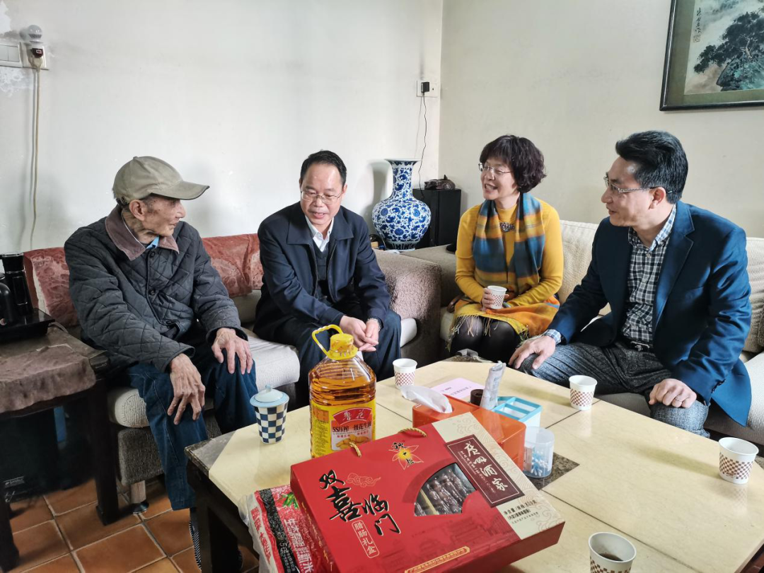 广新集团开展2021年春节走访慰问活动
