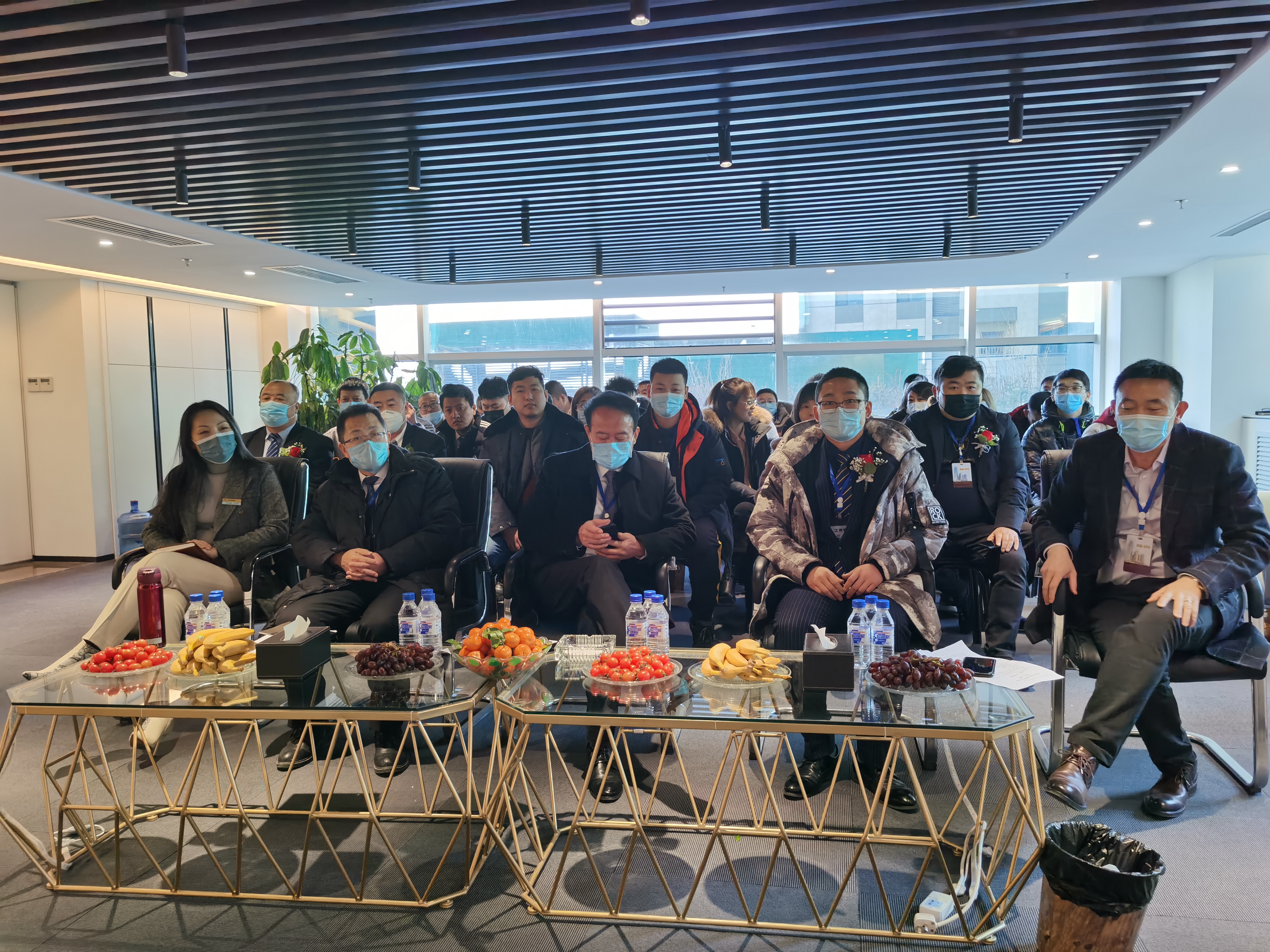 荣丰控股召开2020年度总结暨2021年发展规划全员大会 荣丰控股召开2020年度总结暨2021年发展规划全员大会