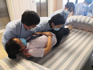 这一双双温暖的手