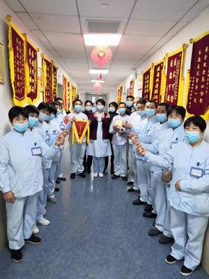 这一双双温暖的手