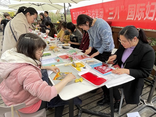 道和远大集团开展庆祝“三八”妇女节“版画”活动