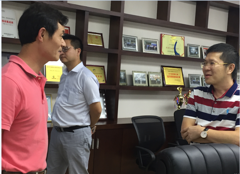 热烈欢迎龙岩市新罗区陈金龙区长与华为福建客户经理林炜一行莅临鸿普森研讨新型智慧城市与云计算平台建设