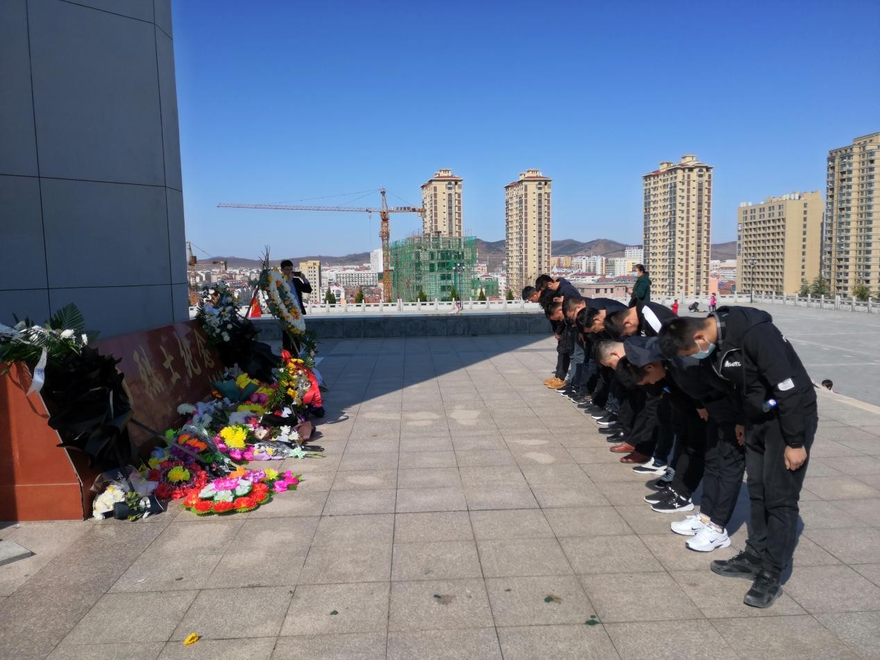 缅怀先烈志，逐梦奋斗路—海阳永能生物科技组织清明节祭奠活动