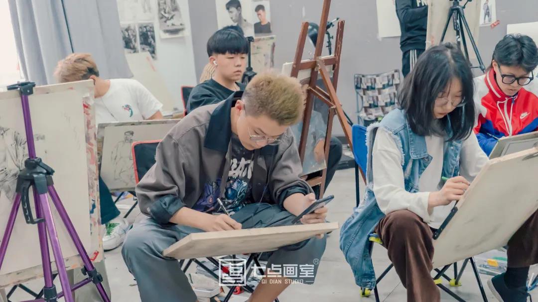 在七点逆袭成学霸,还夺得河北联考265.25高分——七点应届学员袁满专访 在七点逆袭成学霸,还夺得河北联考265.25高分——七点应届学员袁满专访