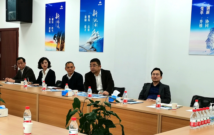 集团公司党委书记、董事长刘光辉到必威体育直播登录厂考察 集团公司党委书记、董事长刘光辉到必威体育直播登录厂考察