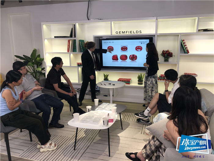 当世界的目光重回中国,Gemfields再度携手GUILD举办红宝石鉴赏大师班 当世界的目光重回中国,Gemfields再度携手GUILD举办红宝石鉴赏大师班