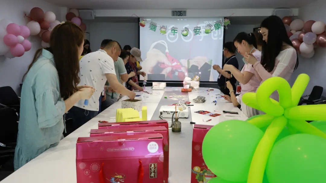 粽香四溢 端午情浓| 昆仑文化第二季度生日会如期而至! 粽香四溢 端午情浓| 昆仑文化第二季度生日会如期而至!