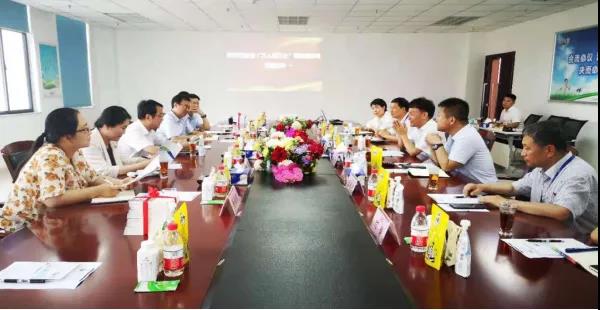 河南省高级人民法院院长胡道才一行莅临花花牛乳业集团开展“万人助万企”活动 助力企业发展