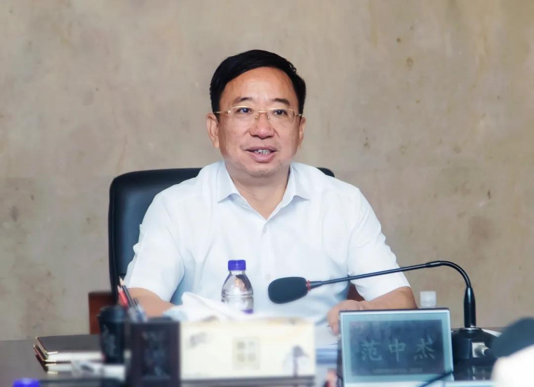 省国资委党委书记、副主任范中杰带队到广新集团调研 省国资委党委书记、副主任范中杰带队到广新集团调研