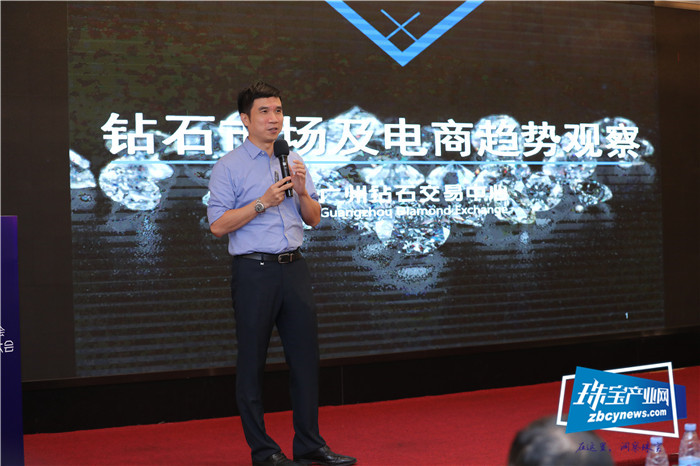 广州市番禺区珠宝厂商会第十四届第一次会员大会召开,吴威连任会长 广州市番禺区珠宝厂商会第十四届第一次会员大会召开,吴威连任会长