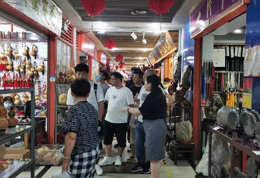 邯郸金田阳光城近30名本地商户到集团济南市场参观考察