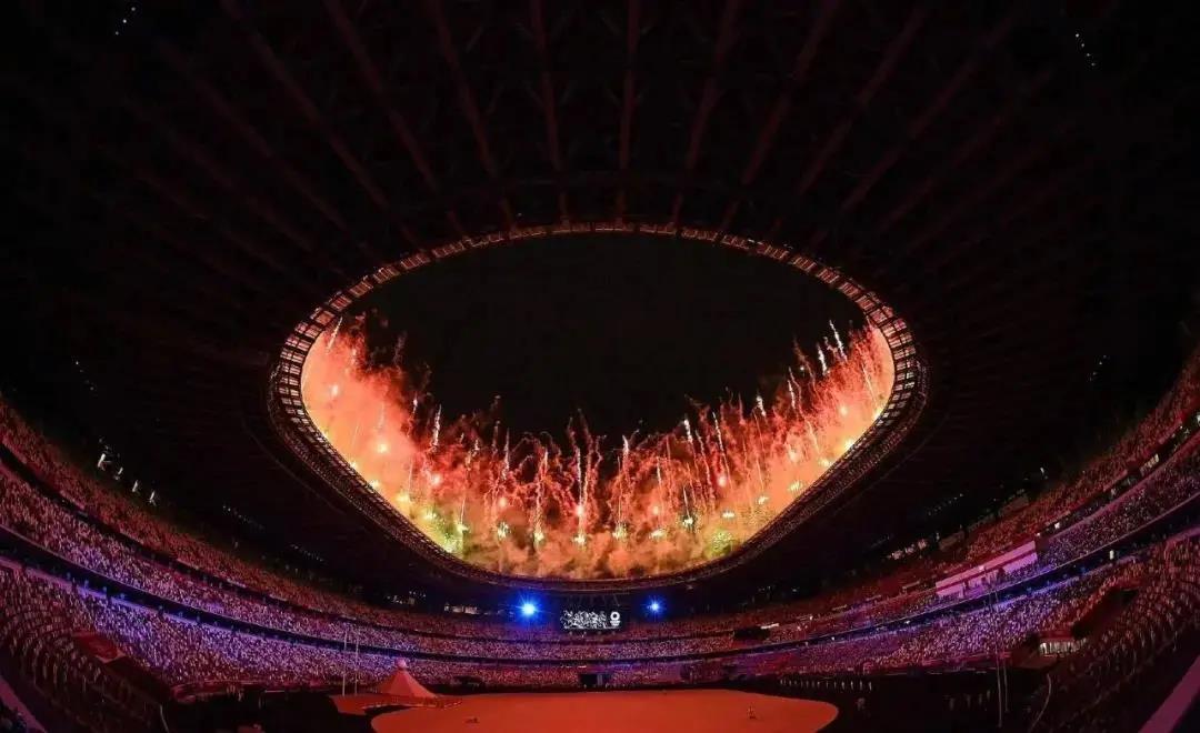 【东京奥运·精彩共享】“中国红”惊艳亮相!祝贺中国选手杨倩破纪录摘得东京奥运首金! 【东京奥运·精彩共享】“中国红”惊艳亮相!祝贺中国选手杨倩破纪录摘得东京奥运首金!
