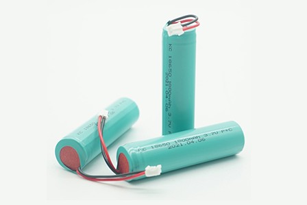 Cylindrical lithium battery