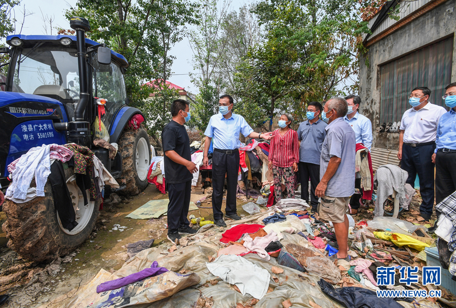 1.李克强在河南考察并主持召开灾后恢复重建专题会议时强调 保障好受灾群众生活 扎实推进灾后恢复重建 1.李克强在河南考察并主持召开灾后恢复重建专题会议时强调 保障好受灾群众生活 扎实推进灾后恢复重建