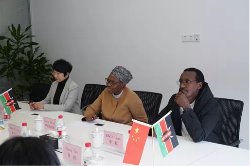 肯尼亚驻华大使馆一行领导赴优创合影考察交流