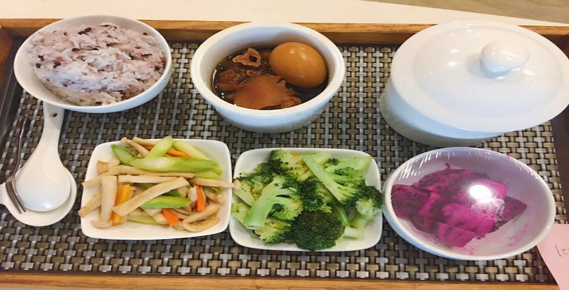 月子中心:提供有益妈妈和宝宝的月子饮食 月子中心:提供有益妈妈和宝宝的月子饮食