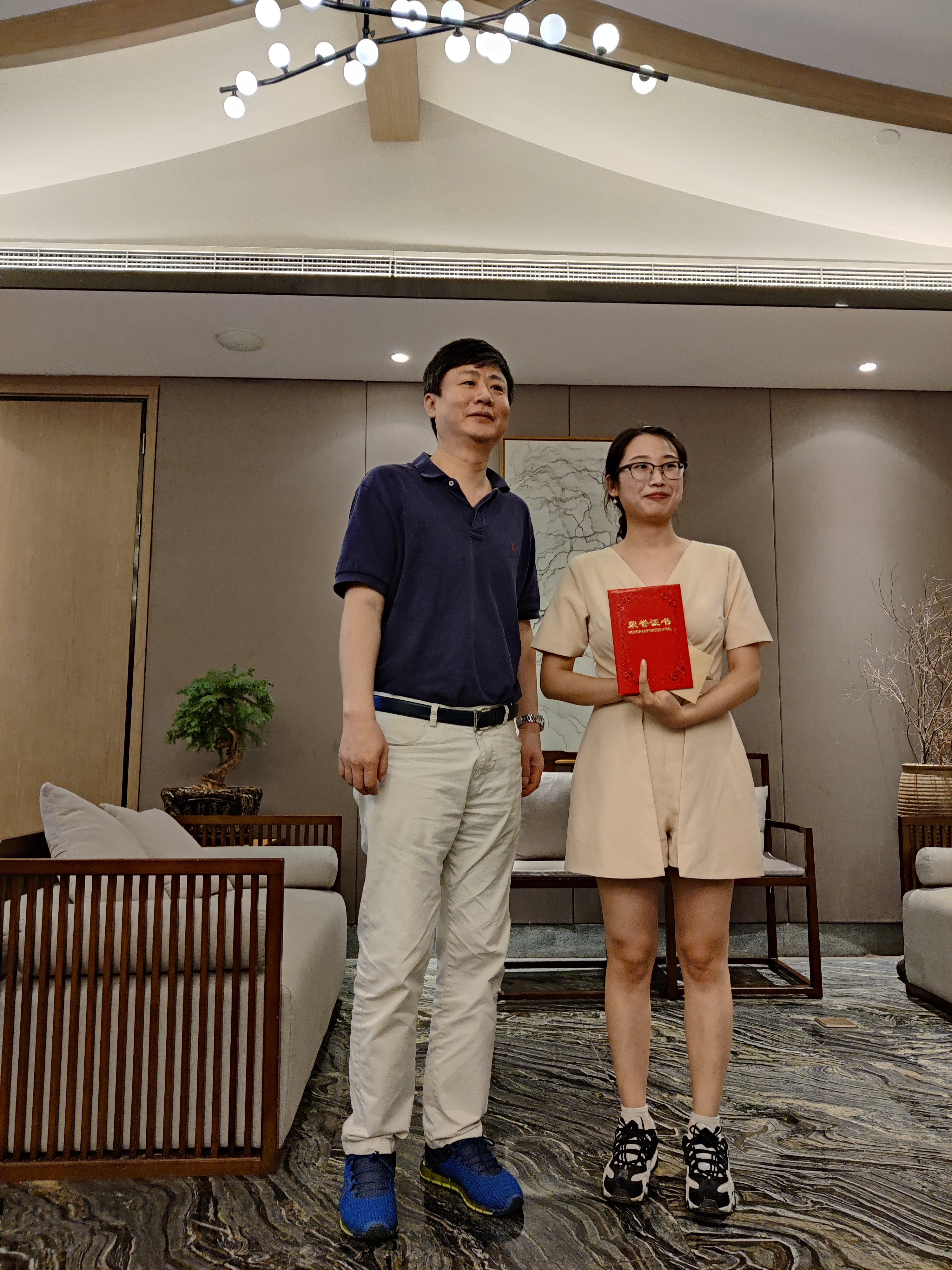 公司核心骨干与新兵营学员再结师徒缘 公司核心骨干与新兵营学员再结师徒缘