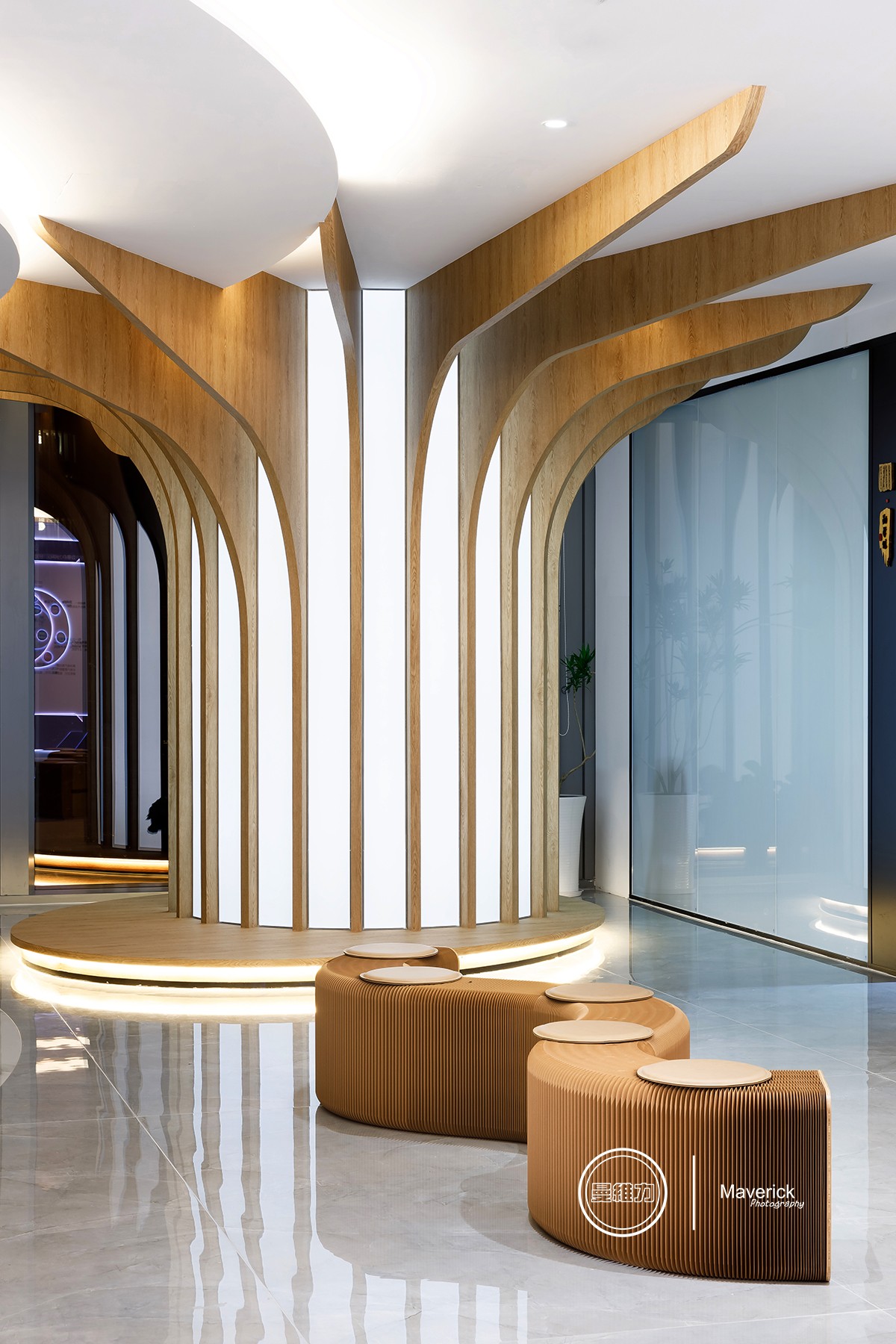 广州办公室装修设计流动的旋律：曲线之美