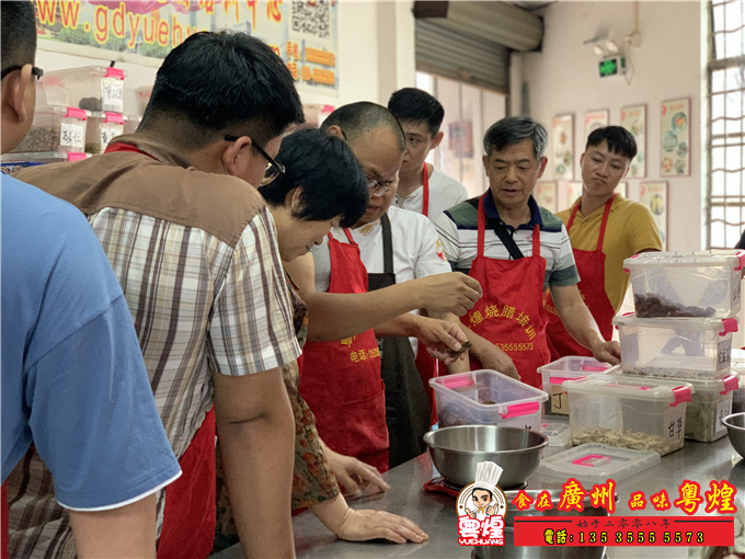 广州粤煌餐饮培训有限公司4.26客家盐焗鸡培训 咸香鸡 手撕鸡制作