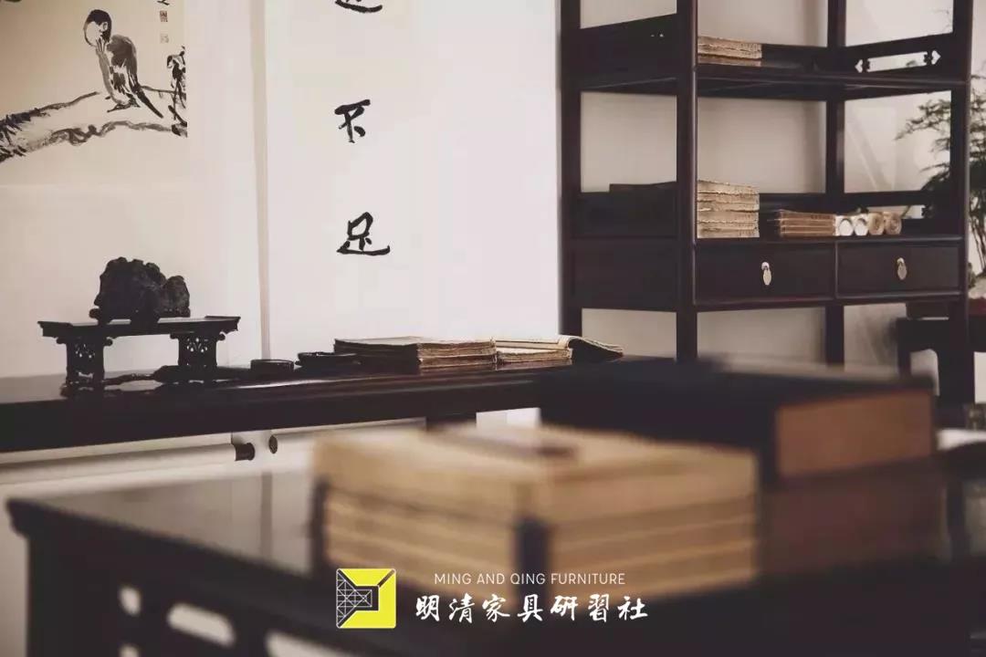 文 房 清 供