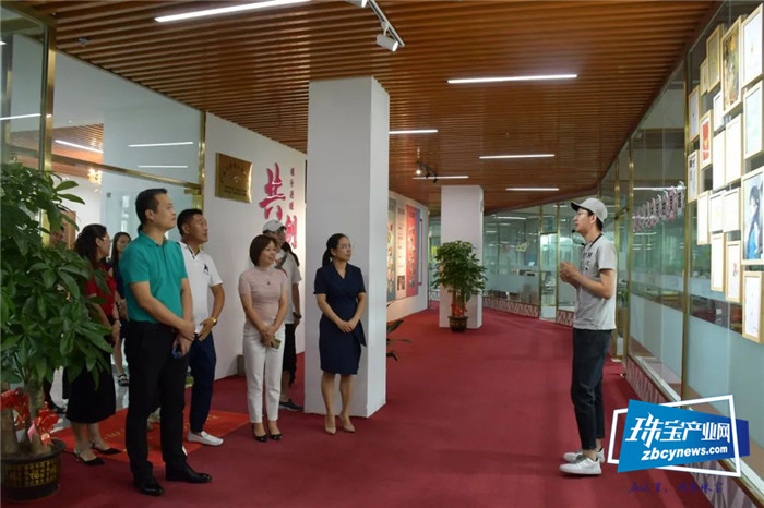 深圳电商直播产业考察团到广西平桂考察 深圳电商直播产业考察团到广西平桂考察