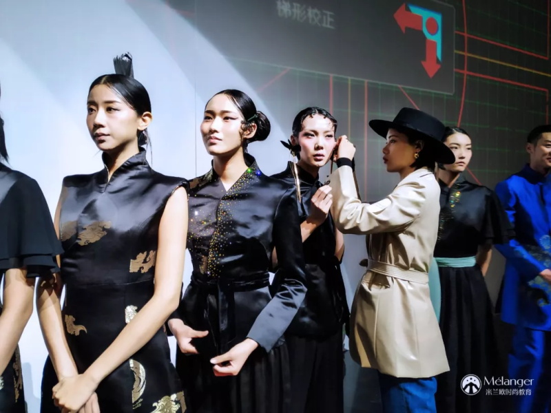 米兰欧×中国国际时装周丨你负责前排看秀，我负责后台做秀