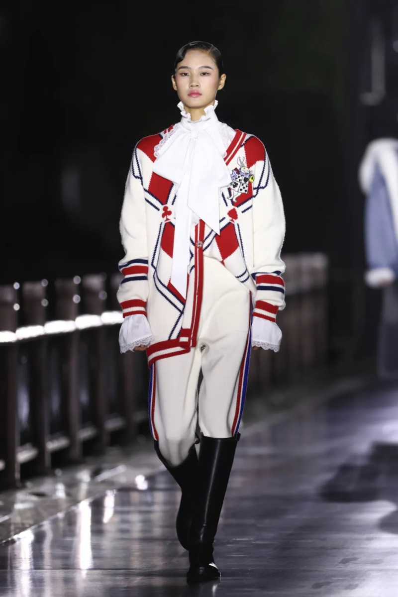 米兰欧 X COCOON品牌20周年时尚大秀刷爆全网！西子湖畔演绎新世纪女性之美